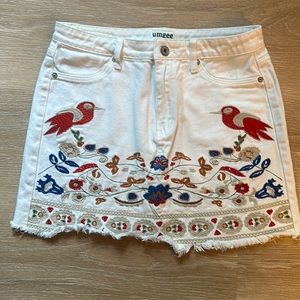 Embroidered white jean skirt, beautiful